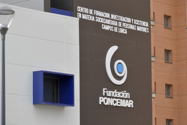 La Universidad de Murcia y la Fundación Poncemar inauguran el Centro de Formación, Investigación y Asistencia sociosanitaria a personas mayores del Campus de Lorca - 1, Foto 1