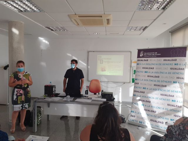 Igualdad y Solidaridad Intergeneracional promueven el curso semipresencial de Asistente Personal - 1, Foto 1