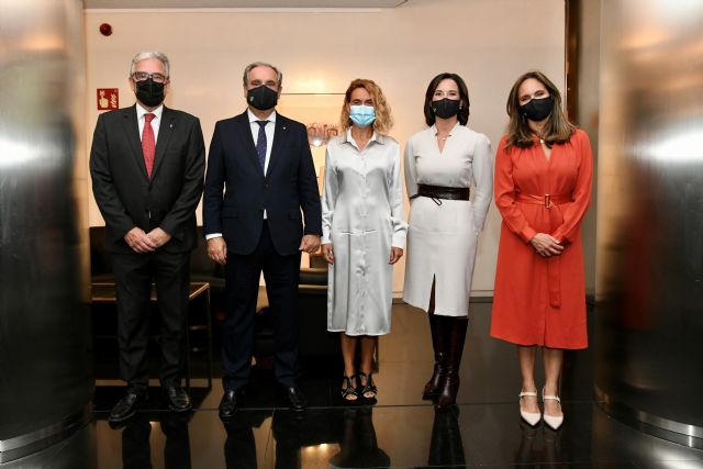 Meritxell Batet: Debemos aprovechar el consenso social y político en torno a las farmacias para reforzar su capacidad y profesionalidad - 2, Foto 2