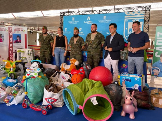 El teniente de la Legión, Pedro Paños, agradece la solidaridad de San Javier con la campaña humanitaria para Líbano - 1, Foto 1