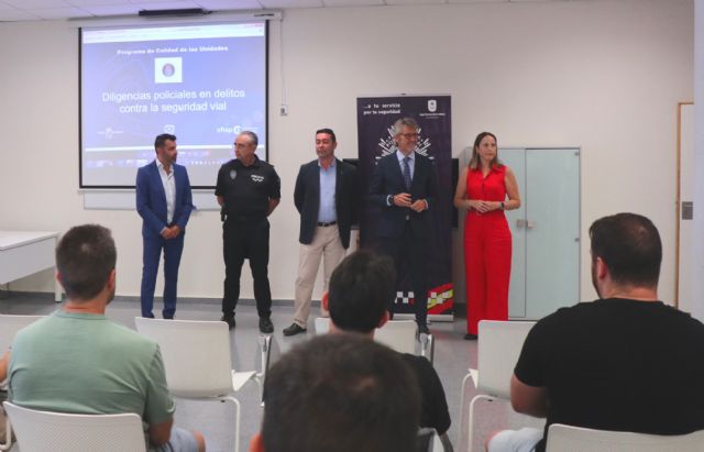 Los cursos de formación de policías locales pondrán el foco en enseñar a los agentes a manejar pistolas táser y drones - 1, Foto 1