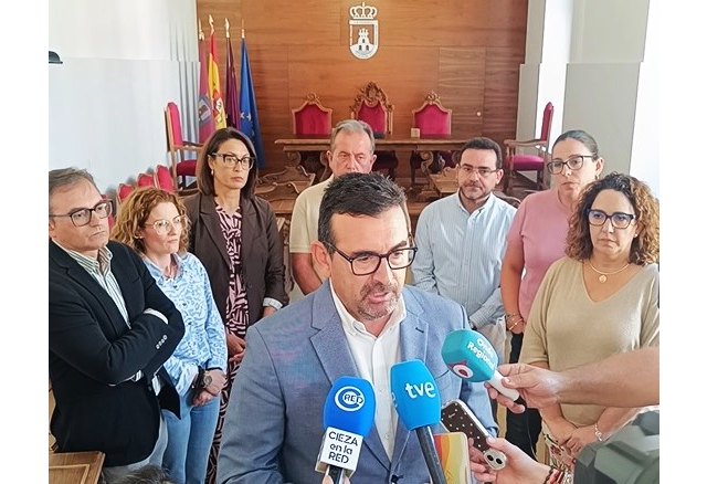 El alcalde afirma que los presupuestos elaborados por el Gobierno y que no han salido adelante son fundamentales para el futuro de Cieza - 1, Foto 1