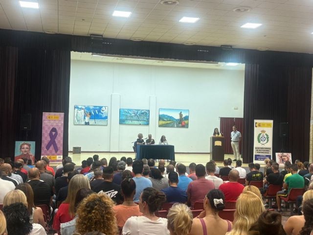 Arte y conciencia llegan a prisión: la exposición 016 se exhibe en el Centro Penitenciario Murcia II - 1, Foto 1