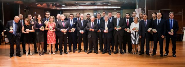 El Colegio de Economistas ha entregado sus Ecónomos 2016 y dos especiales de carácter institucional recibidos por Juan Antonio Campillo (BMN) y José Manuel Candela (Sabadell) - 2, Foto 2