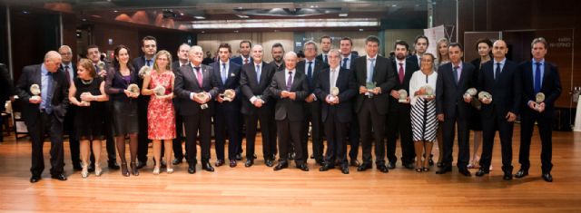 El Colegio de Economistas ha entregado sus Ecónomos 2016 y dos especiales de carácter institucional recibidos por Juan Antonio Campillo (BMN) y José Manuel Candela (Sabadell) - 2, Foto 2