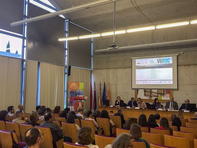 La empresa será responsable o no será empresa según Juan José Almagro en una charla ofrecida en la Universidad de Murcia - 3, Foto 3