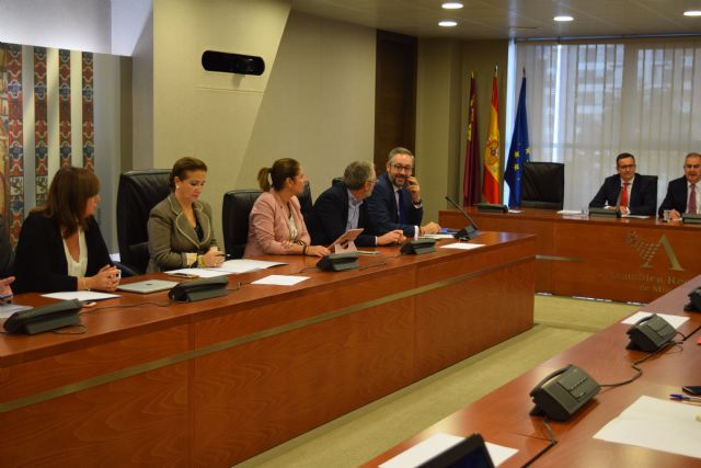 Víctor Martínez: Es ruin y mezquino que un delegado del Gobierno utilice a la policía como arma arrojadiza contra el PP - 2, Foto 2