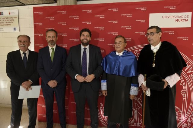 López Miras: Patricio Valverde encarna la simbiosis universidad y empresa, y es un acierto que la UMU lo nombre doctor honoris causa - 2, Foto 2