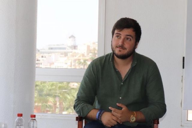 Landáburu: Consensuamos con el PSOE una moción para apoyar a los libreros y ahora quieren ponerse ellos solos la medalla - 1, Foto 1