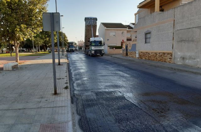 La calle Maestra María Muñoz y la avenida San José de Costa Rica la Barriada San Félix renuevan su asfalto - 1, Foto 1
