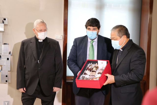 El nuncio manifiesta la preocupación del Papa por la inmigración y el medio ambiente - 2, Foto 2