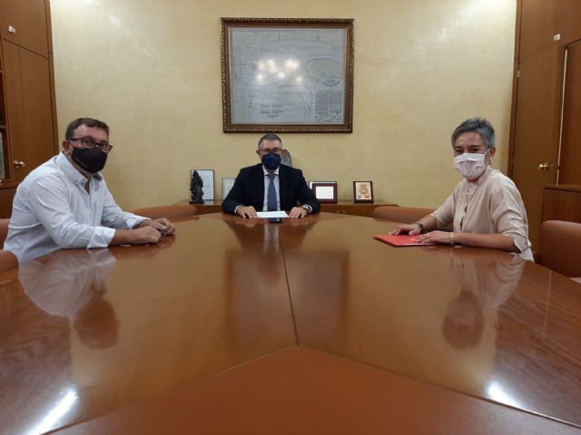 La alcaldesa de Calasparra se reúne con el presidente de la Confederación Hidrográfica del Segura y la Comunidad de Regantes de la Acequia Esparragal de Abajo - 1, Foto 1