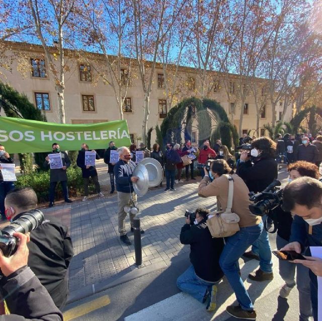 VOX San Pedro exige que se abra un nuevo plazo para que hosteleros y comerciantes puedan solicitar las ayudas municipales - 1, Foto 1