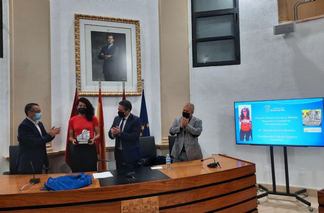 La triatleta Miriam Álvarez recibe el Premio Fausto Vicent al Mérito Deportivo Ciudad de Alcantarilla - 1, Foto 1