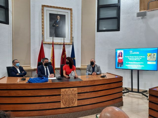 La triatleta Miriam Álvarez recibe el Premio Fausto Vicent al Mérito Deportivo Ciudad de Alcantarilla - 2, Foto 2