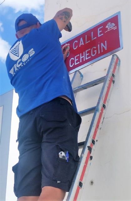 Comienza la colocación de las nuevas placas de denominación de las calles de las áreas empresariales de Molina de Segura - 1, Foto 1