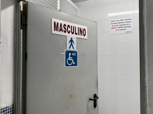 MC: Óxido, suciedad e inaccesibilidad: así está el vestuario para personas con movilidad reducida en el Pabellón Central - 2, Foto 2
