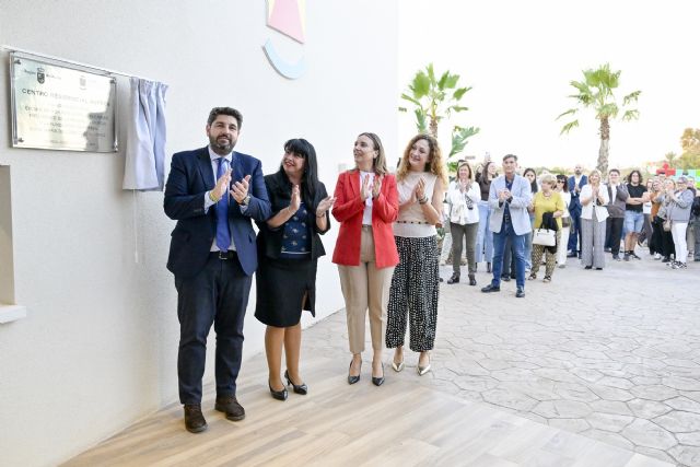 L�pez Miras visita el nuevo centro residencial de Aufren, que promueve la autonom�a y el bienestar de personas con autismo