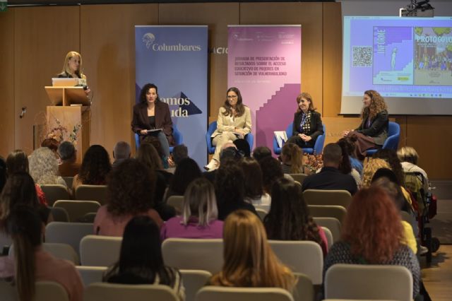 Los cuidados, la falta de recursos y las trabas administrativas, entre las barreras educativas de las mujeres en situación de vulnerabilidad - 4, Foto 4