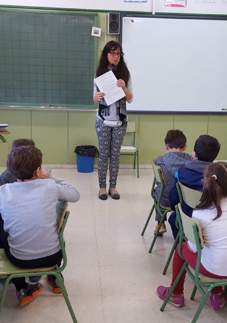 Prosiguen las sesiones del proyecto educativo de igualdad de género en los centros escolares - 2, Foto 2
