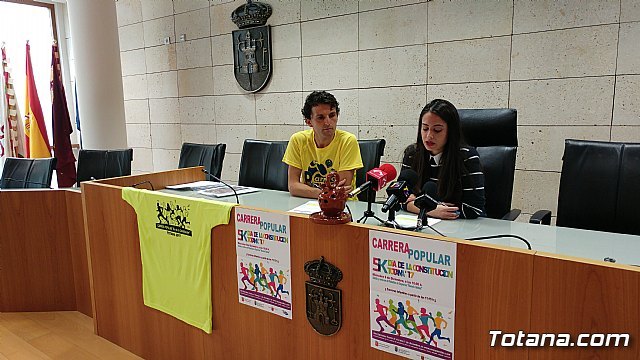 Totana cumple 30 años conmemorando la Constitución a la carrera, Foto 2