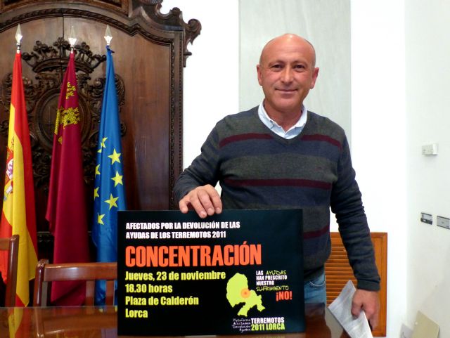 IU Lorca pide la dimisión del Delegado del Gobierno y del responsable de falsear un informe oficial para impedir la concentración de los afectados del terremoto en la plaza Calderón - 1, Foto 1