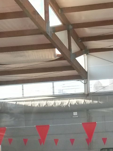 Cs exige el inicio de las obras para reparar la cubierta de la piscina de la Aljorra y que se valore su cierre provisional - 1, Foto 1