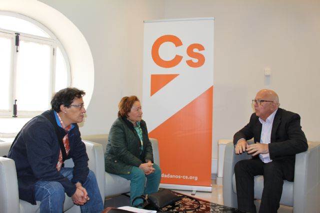 Ciudadanos recibe a la Plataforma 'La cárcel no se vende' para escuchar sus demandas y propuestas - 1, Foto 1