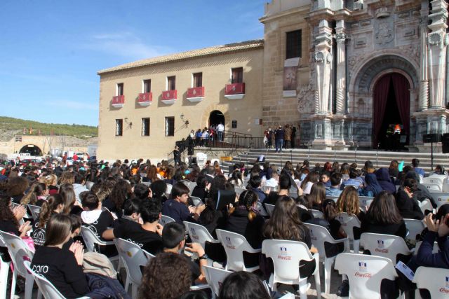 Unos 700 alumnos cantan en Caravaca dentro del Encuentro de la Red de Coros Escolares 'Cantemus' - 1, Foto 1