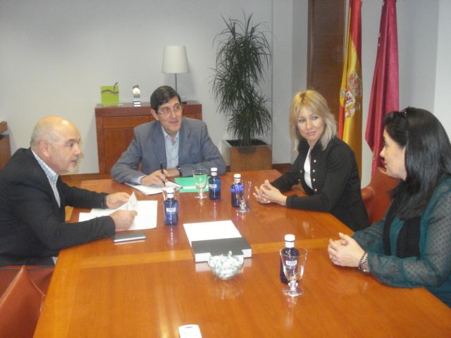 La alcaldesa de Campos del Río solicita al consejero de Salud mejoras en materia sanitaria del municipio - 1, Foto 1
