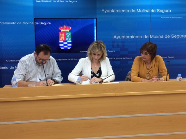 El Ayuntamiento de Molina de Segura y la Asociación Murciana de Rehabilitación Psicosocial firman un convenio para desarrollar actividades de inserción sociolaboral - 2, Foto 2