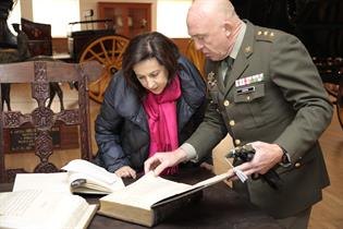 Robles visita las instalaciones de las Fuerzas Armadas en Ávila - 2, Foto 2