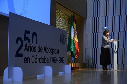 Carmen Calvo anuncia una Ley Orgánica del Derecho a la Defensa para desarrollar el artículo 24 de la Constitución Española - 1, Foto 1