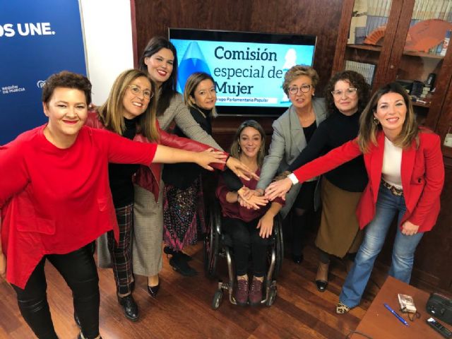 El PP propone crear una Comisión especial de la Mujer en la Asamblea para eliminar barreras y allanar el camino hacia la igualdad - 1, Foto 1