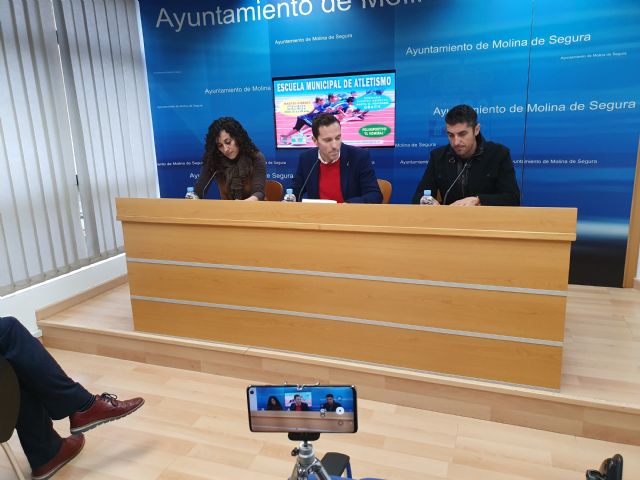 Molina pone en marcha la Escuela Municipal de Atletismo en el Polideportivo El Romeral - 3, Foto 3