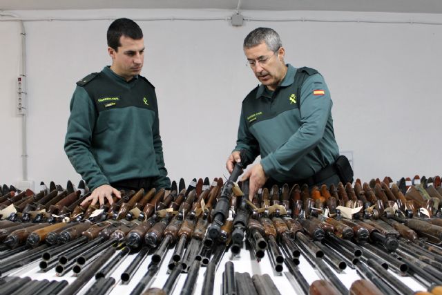 La Guardia Civil de Murcia celebra la exposición-subasta de armas del año 2019 - 2, Foto 2