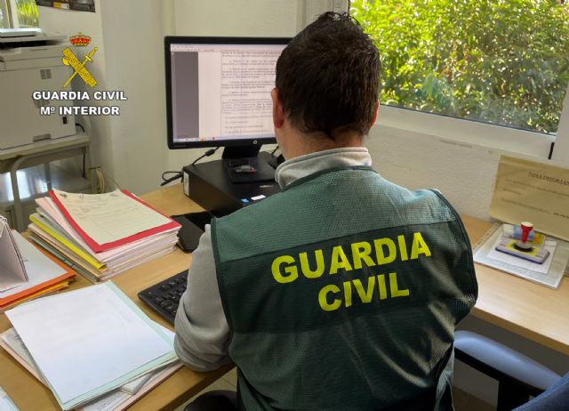 La Guardia Civil detiene al presunto autor de dos incendios en contenedores de residuos urbanos de Alguazas - 2, Foto 2