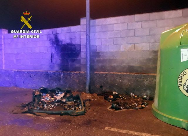La Guardia Civil detiene al presunto autor de dos incendios en contenedores de residuos urbanos de Alguazas - 4, Foto 4