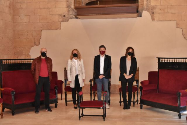 El Ayuntamiento de Lorca cede el uso de 13 piezas del mobiliario perteneciente al antiguo despacho del secretario municipal a la Federación de San Clemente - 2, Foto 2