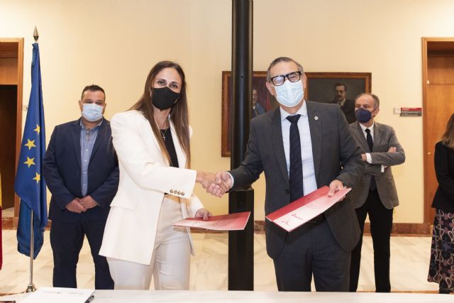 Nace la Cátedra de Cirugía e Implantología Bucal Experimental Galimplant de la Universidad de Murcia - 1, Foto 1