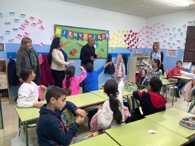 El Ayuntamiento de Lorca pone en marcha un programa piloto de diversidad cultural en el ámbito educativo en el CEIP Casa del Niño - 1, Foto 1