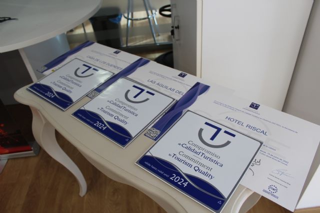 Puerto Lumbreras entrega los distintivos de calidad turística del Sistema Integral de Calidad Turística en Destinos (SICTED) a catorce empresas y servicios del municipio - 1, Foto 1