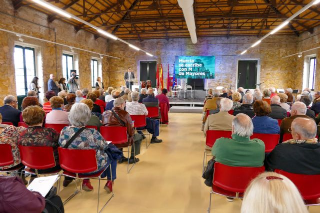 'Murcia se escribe con M de Mayores' reúne a representantes de los 75 CSM en el Cuartel de Artillería para potenciar la participación e impulsar las relaciones - 1, Foto 1