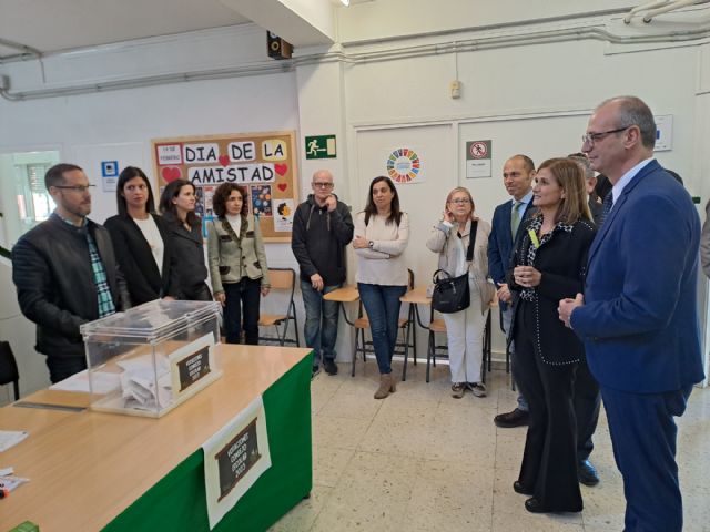 500.000 docentes, alumnos, padres, madres y tutores están convocados hoy a las elecciones a Consejo Escolar de Centro - 2, Foto 2