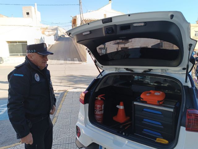 El Ayuntamiento equipa los coches de la Policía Local de Puerto Lumbreras con dos desfibriladores para mejorar su actuación inmediata ante emergencias cardiacas - 3, Foto 3