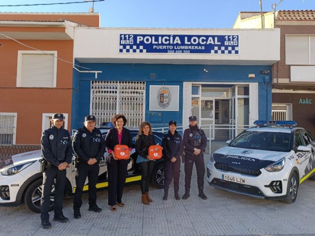 El Ayuntamiento equipa los coches de la Policía Local de Puerto Lumbreras con dos desfibriladores para mejorar su actuación inmediata ante emergencias cardiacas - 4, Foto 4