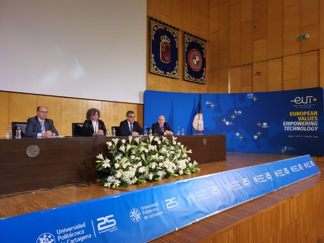 El consejero Juan María Vázquez inaugura el congreso anual de la Sociedad Española de Ingeniería Biomédica - 1, Foto 1
