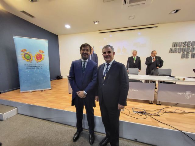 Vázquez preside el acto de toma de posesión de Miguel Motas como Académico de Número en la Academia de Ciencias Veterinarias de la Región de Murcia - 1, Foto 1