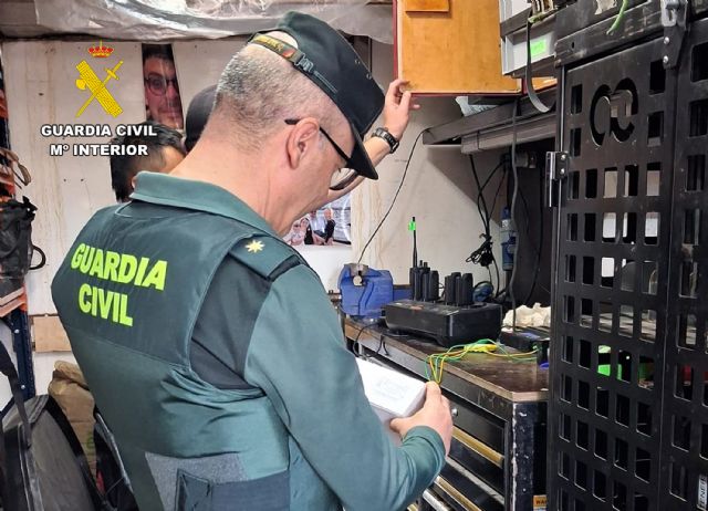 La Guardia Civil inspecciona los medios utilizados en el rodaje en Murcia de la película 'F.A.S.T.' - 5, Foto 5