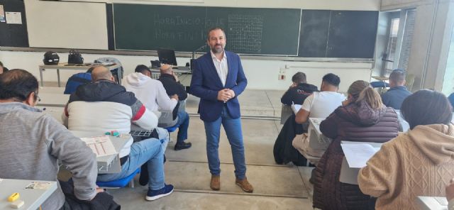 Más de 4.000 personas se han inscrito para obtener el Certificado de Aptitud Profesional para conducir camiones y autobuses - 2, Foto 2